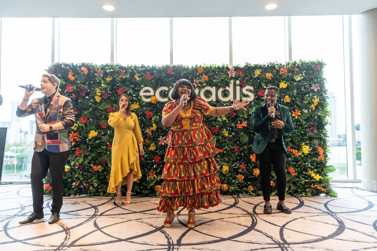 ProcurementLDRS's tweet image. 🌍 Welcome to Day 2 at the World Procurement Congress in London!

Day 1 highlights: networking, roundtables, and an inspiring talk by Olympian Michael Johnson on the #OlympianMindset.

We ended with WPC Lates and a CPO dinner at the Painted Hall in #Greenwich

#PLWPC