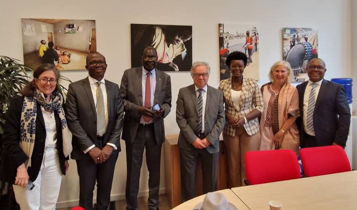 Thanks to @EU_Partnerships for the fruitful meeting with representatives of 🇺🇬 Uganda Gov’t + @Refugees. The EU supports programs in 🇺🇬 that make a real difference in refugees' lives, improving education, preventing GBV + promoting peaceful coexistence + durable solutions. 🇪🇺