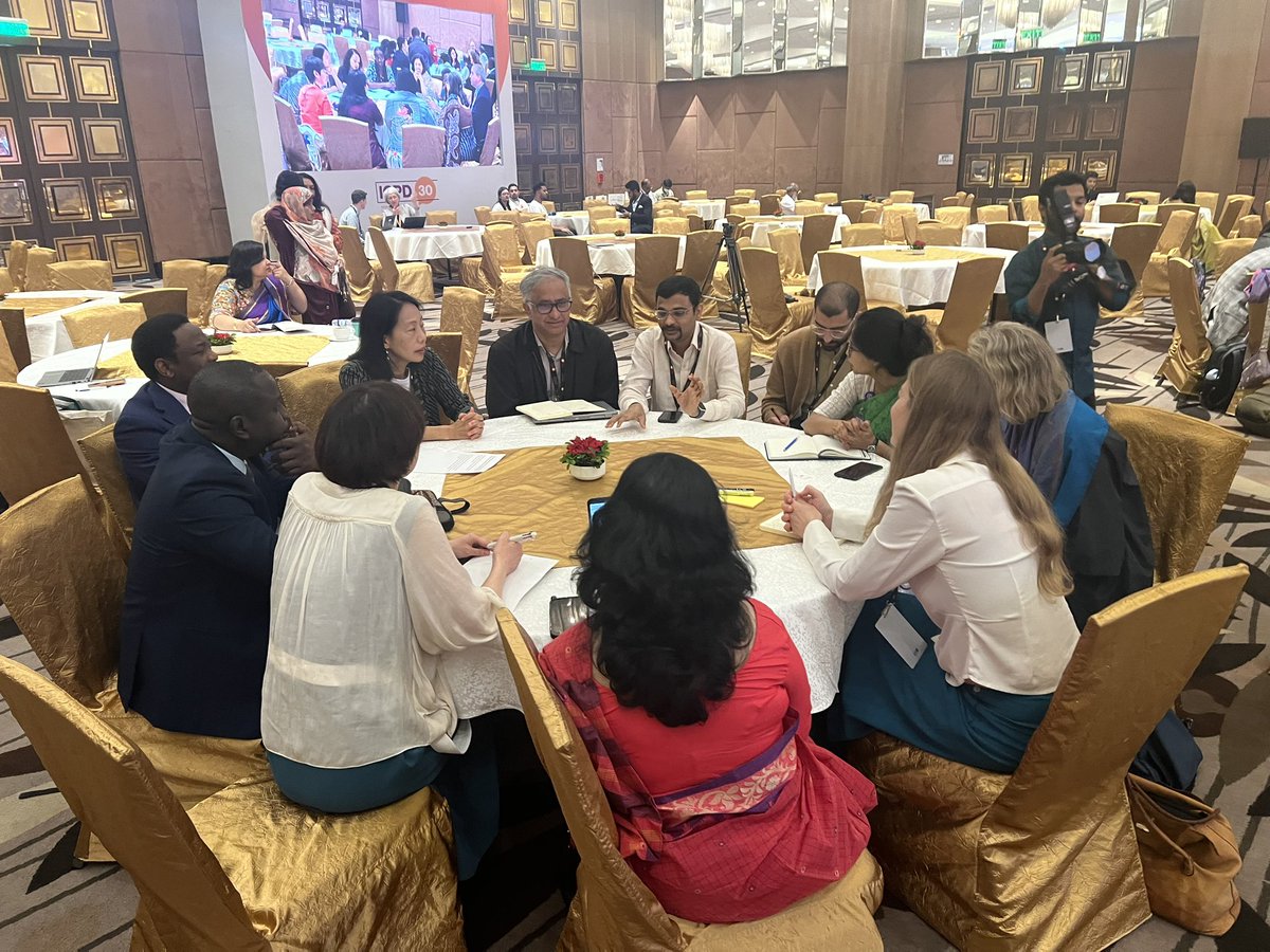 We need targeted adaptation strategies to enhance resilience, focusing on the most vulnerable. Global funding must be structured to equitably distribute resources, prioritizing the economically disadvantaged. #ClimateJustice #GlobalFunding <a href="/lizgulaz/">Elizabeth Gulugulu</a> <a href="/valesalasf/">Valery del Carmen Salas Flores</a> <a href="/pisfcc/">Pacific Islands Students Fighting Climate Change</a> <a href="/UNFPA/">UNFPA</a>