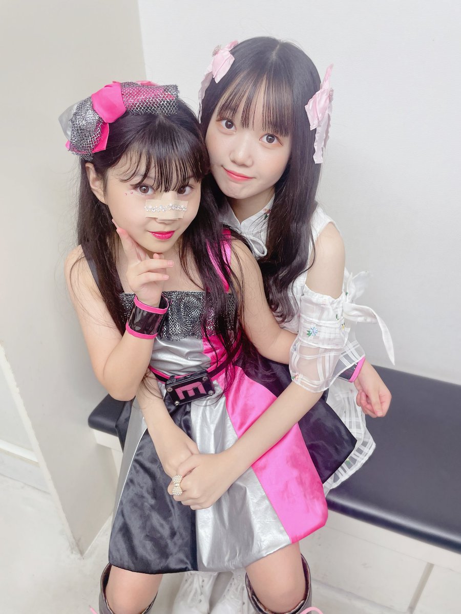 山梨県のご当地アイドルでいっしょに
活動🗻🌸していた💖ねいちゃん💖
3歳からアイドルだったんだよお~😻✨️
アイドルとしてはセンパイなのですっ🫶🏻

なのにいつも憧れって言ってくれて
LIVEも観てくれて嬉しいよ~~~💕💕
17:30のアニメ🎤気に入ってくれてて
歌もダンスもカンペキねいちゃん💝ALT➜