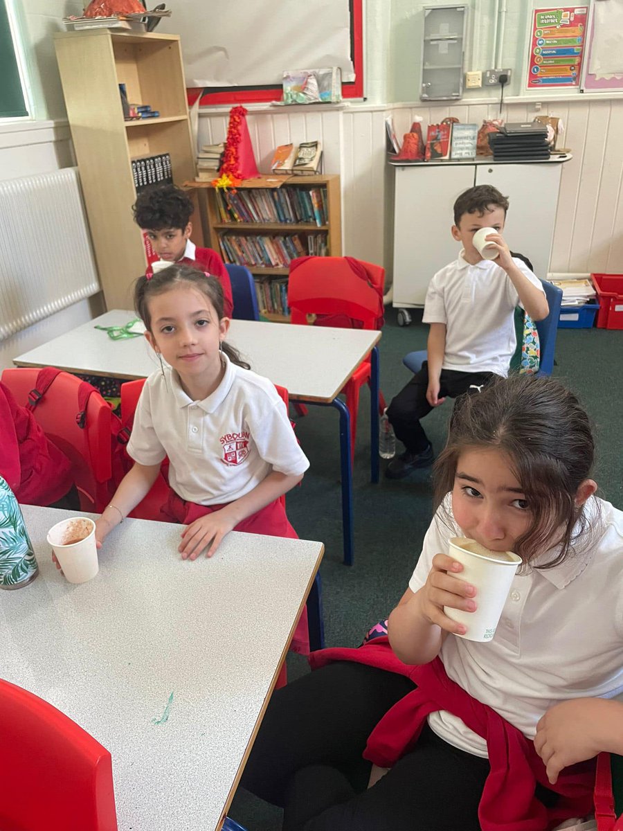 Tasty treats club made smoothies this week with mangoes, berries and bananas
What do you like in your smoothies?
#primaryeducation #lionpathways #lovelearning #recruitment #retention #motivatedlearning #primarycurriculum #primarysolution
@Aaronlionlearn @LionAcTrust