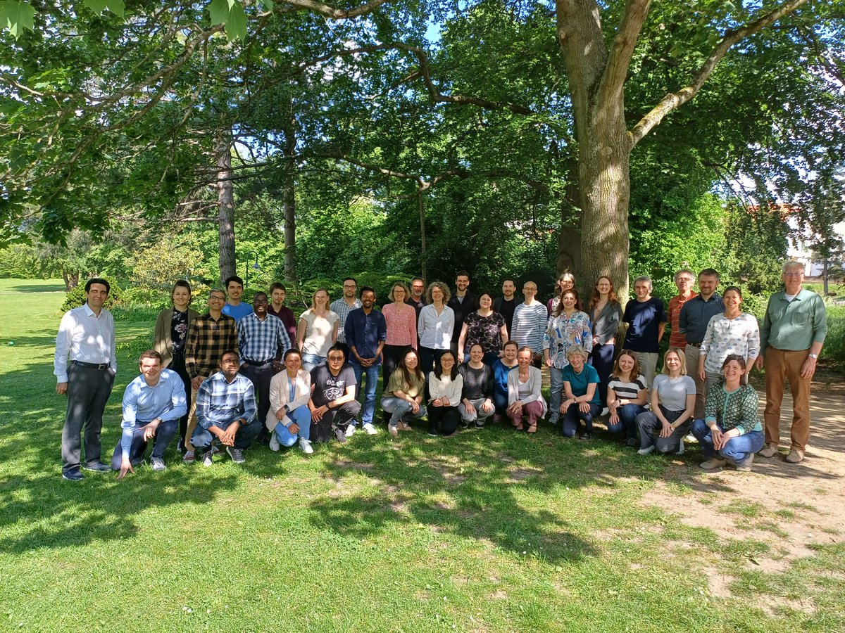Here is a sunny picture from the retreat of research program 'Cancer Risk Factors and Prevention' @dkfz in Bad Dürkheim, on May 13-14.