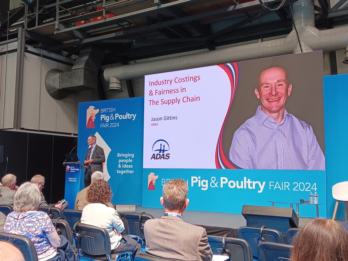 Helen and Jason have been speaking at the @PigPoultry fair yesterday! 🐷🐔 If you're attending the event today at the NEC in Birmingham, be sure to catch their talks later on this afternoon! ⏰
