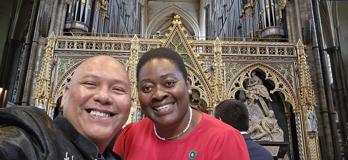 Thank you so much @LB66762083 . It was gr8 to see you again y'day. Cant believe its been 3 years since I first met you @ the same @FNightingaleF event! And here's us this year! 💖 that you stooped down to my level physically & stature -wise 😘🫣😉