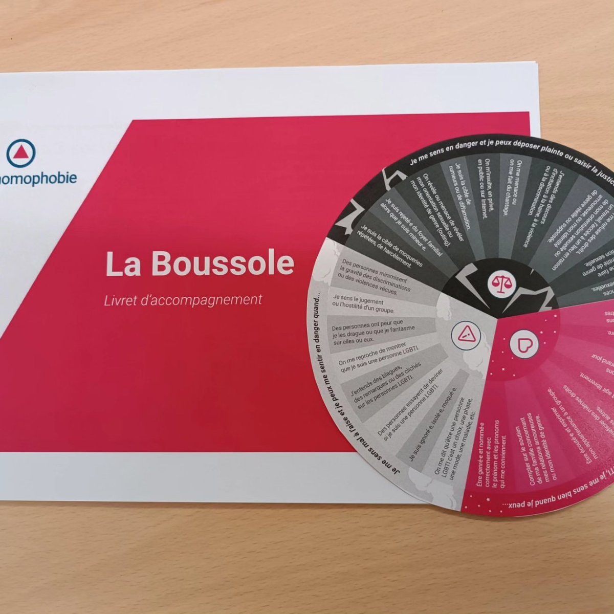 🌈A l'occasion de la Journée mondiale contre l'homophobie, la transphobie et la biphobie, le 17 mai 2024, une sélection de documents est exposée au CDI. Découvrez aussi La Boussole, un outil de sensibilisation aux LGBTIphobies <a href="/SOShomophobie/">SOS homophobie</a> via @VPatigniez #lgbtqia+