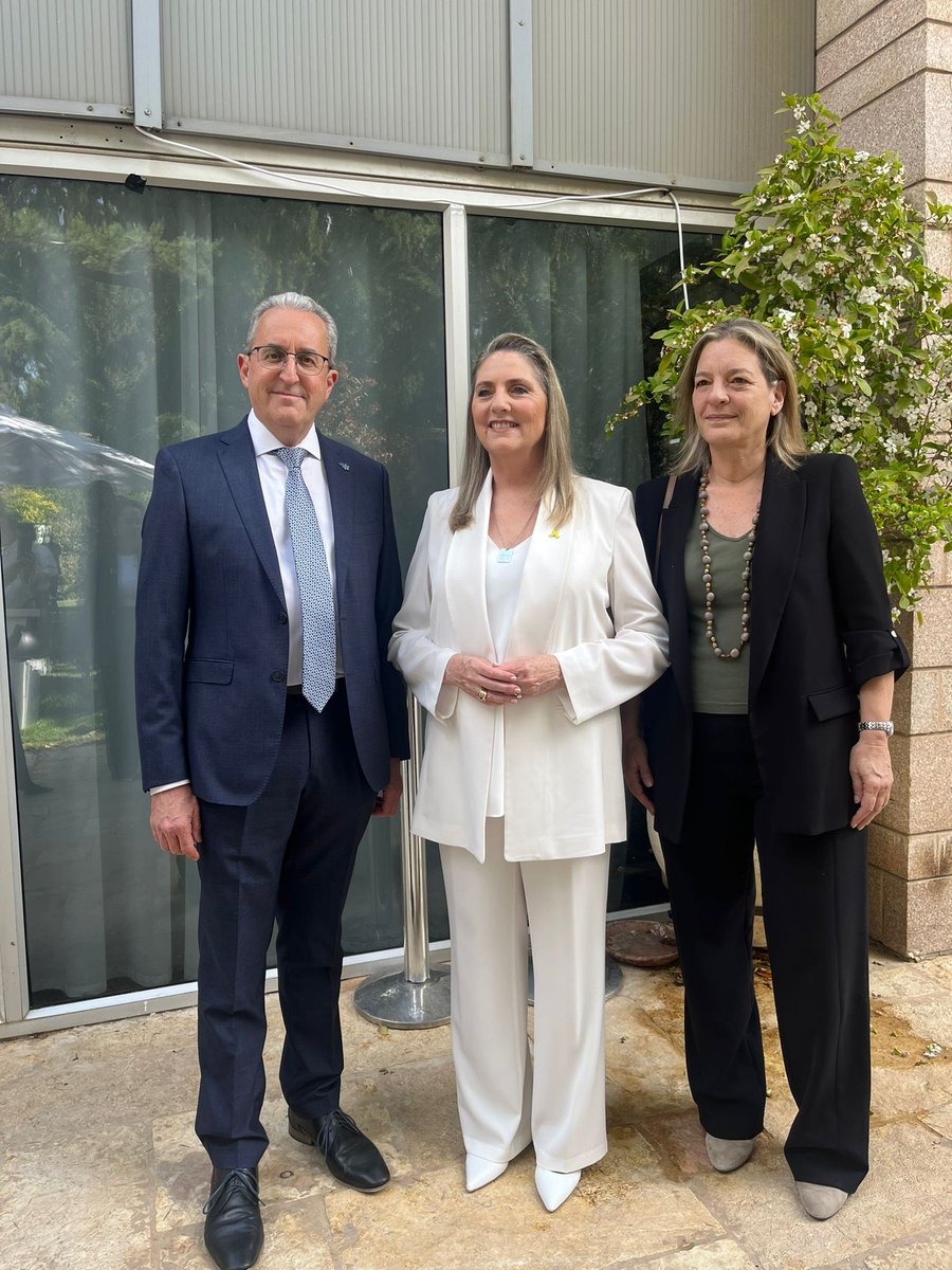 Un Día de La Independencia diferente en la Residencia Presidencial. Dolor y orgullo mezclados. Con la señora Michal Herzog, la esposa del Presidente del Estado de Israel y Embajadora Ana María Salómon de España en Israel.