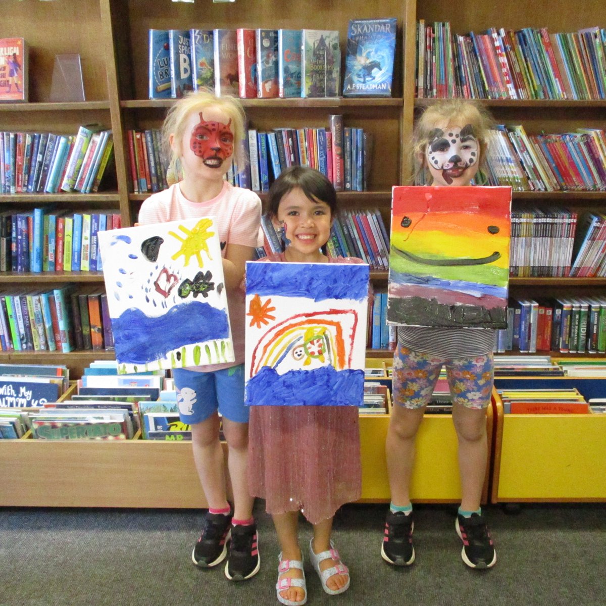 LancsLibraries's tweet image. Painting Padiham was a smash at #PadihamLibrary!