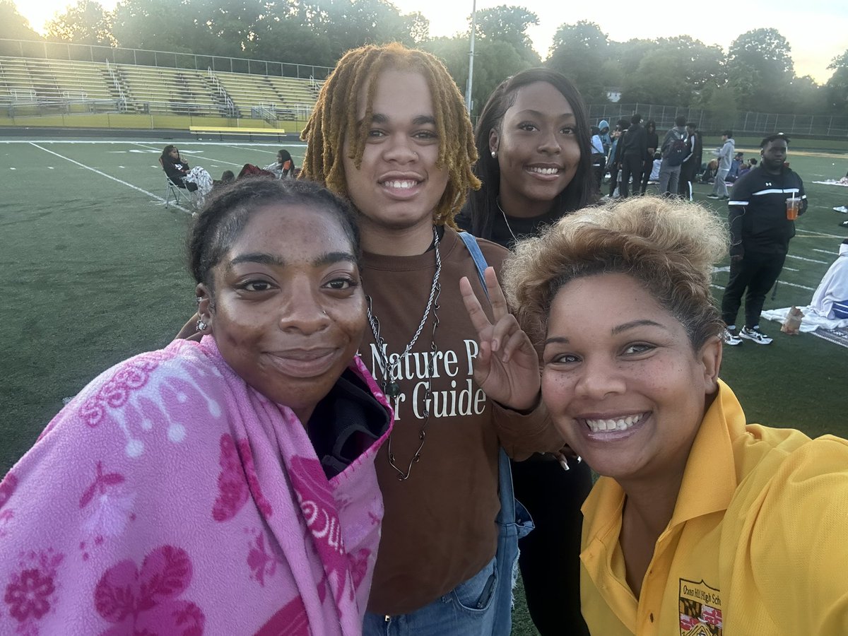OHHSClippers's tweet photo. Senior Sunrise!!! Countdown Clippers!!! https://t.co/cDVIyh4pCD