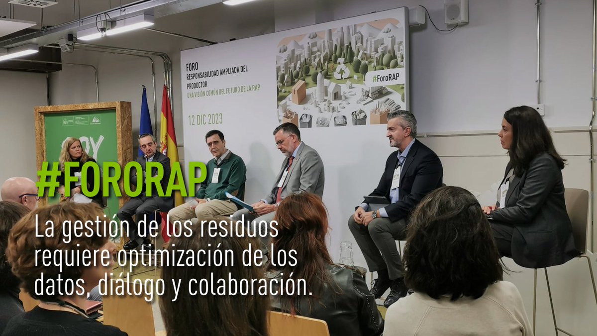 SomosConama's tweet image. En el #ForoRAP, con la participación de actores claves en la gestión de residuos, se han logrado proponer una serie de propuestas clave para la implementación de la RAP y la promoción de la #EconomíaCircular.

Dentro hilo👇