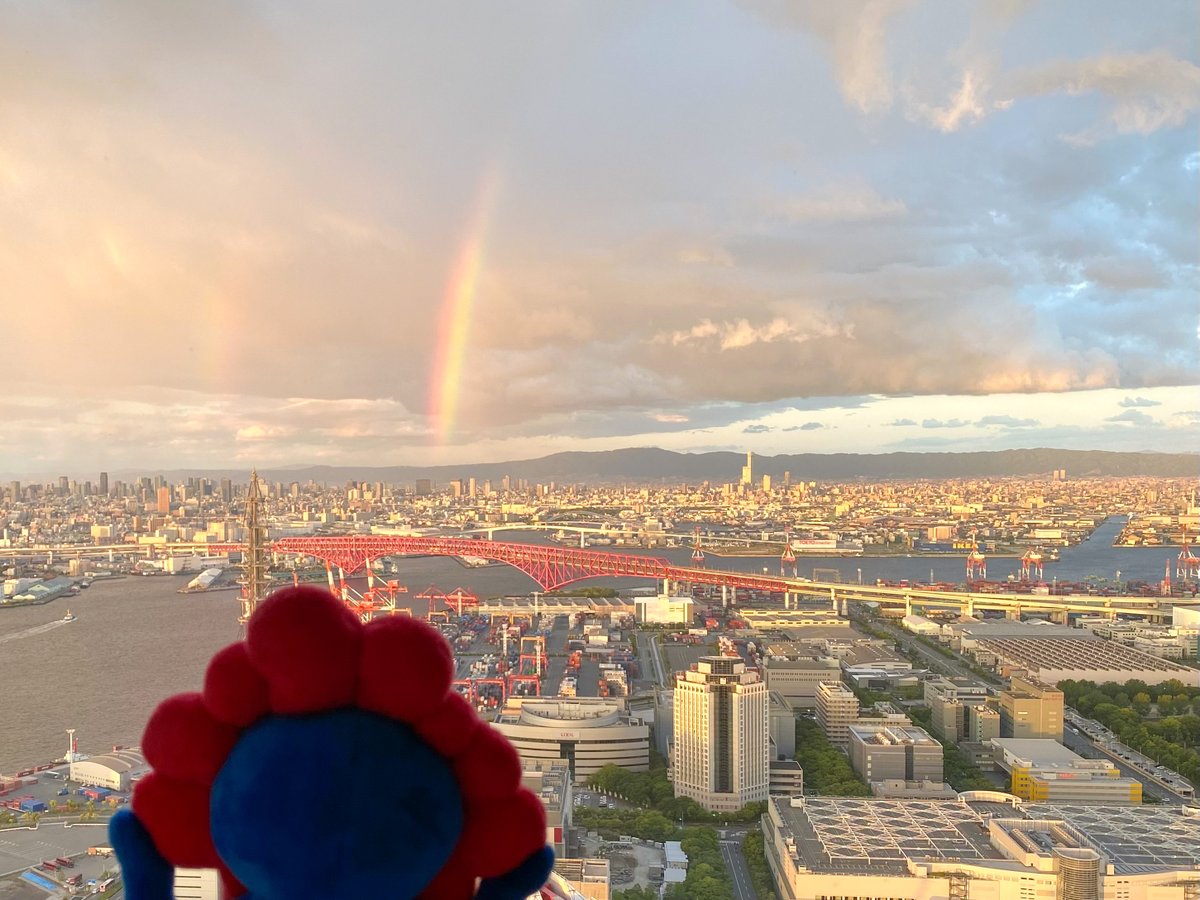 ミャクミャクと虹🌈🌈 虹を見つけることが得意な #ミャクミャク が #虹