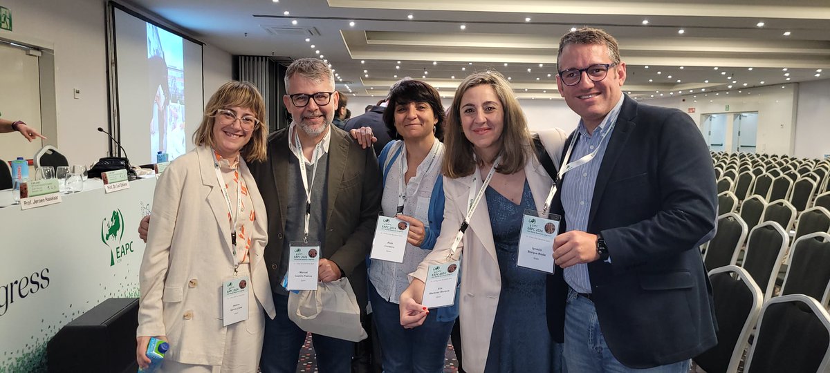 La delegación #SECPAL - @SCBCPal en el #EAPC2024, con todos los sentidos puestos en el magnífico programa diseñado para un congreso 'que pone de manifiesto que la comunidad científica global apuesta por la investigación en #cuidadospaliativos', tal y como afirma @elillemartinez