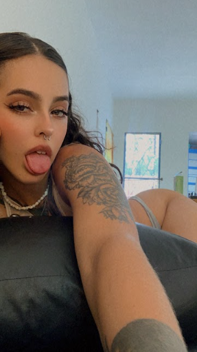 OnlySophiaGrace's tweet photo. Say hi if you'd eat me for lunch https://t.co/bvyJvx2C3O