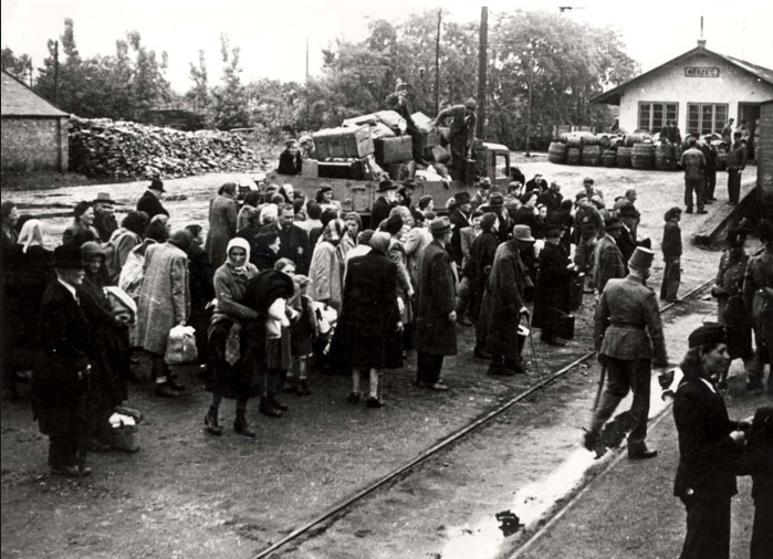 auschwitzxhibit's tweet photo. May 16, 1944 | Jews from Hungary arrive at #Auschwitz. By May 24, c.a. 100,000 have been gassed. The SS collets 88 pounds of gold and white metal from the teeth of those gassed by May 31. By the end of June, 381,661 people  –half of the Jews in Hungary– arrive at Auschwitz. https://t.co/ZdTamQEiZ5