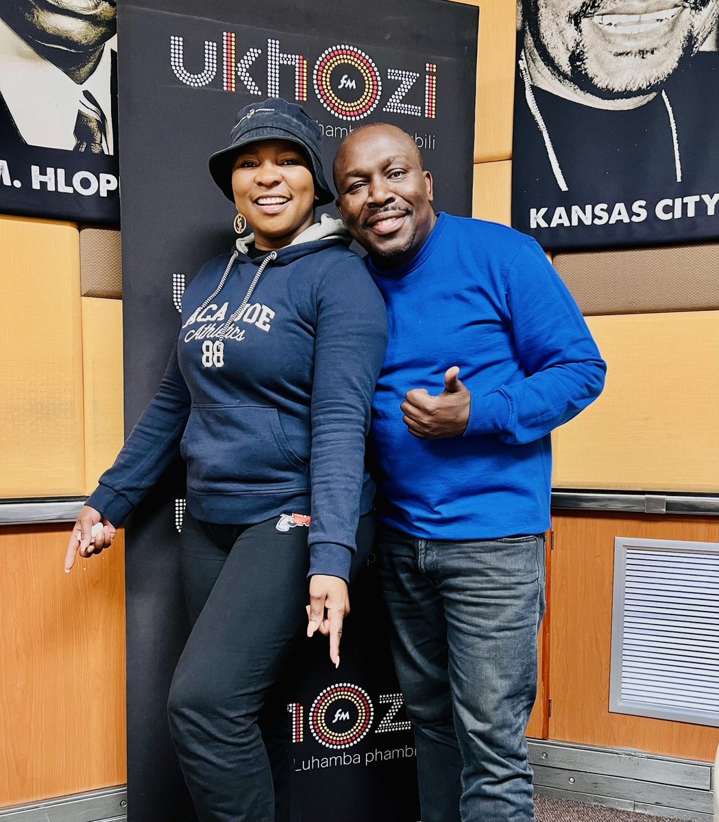 Vuka Afrika Breakfast Show no-@DJSgqemeza, @mrozawangempel, @landela35 Sibisi kanye no-@ayandamsweli46 kusukela ngo 06:00-09:00 

#UkhoziFMVABS #VABS #UkhoziFM #30YearsOfDemocracy #AfrikaYami