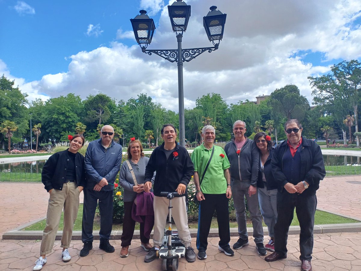 AFADACSTORREJON's tweet photo. 😍¿Se puede tener mejor compañía? 

🪻🌼 (っ◔◡◔)っ 𝙄-𝙈-𝙋-𝙊-𝙎-𝙄-𝘽-𝙇-𝙀🌳🌿

Que bueno poder compartir ratos tan especiales luciendo nuestro clavel de San Isidro🤩🌺

#AfadacsTorrejón #DCA https://t.co/zkp2LsWG5g