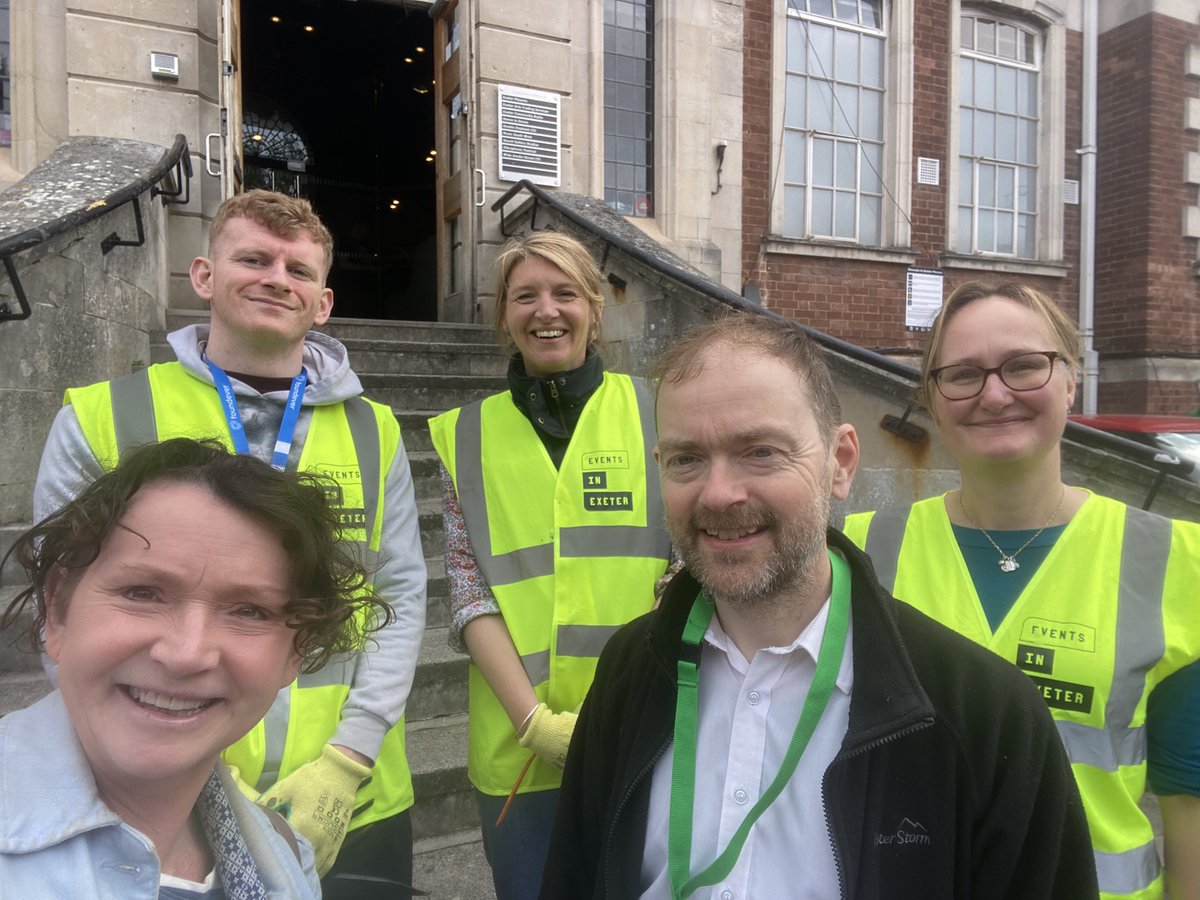 Great to be out with ⁦@JamesBanyard2⁩ and the ⁦⁦@tweetinexeter⁩ team this morning on a neighbourhood action day to tidy up Gandy Street ! #loveExeter ! #prideinplace #loveourcity