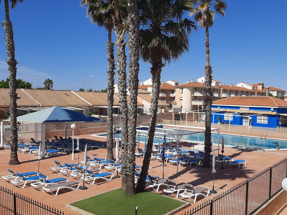 MontepioAst's tweet photo. Ayer se puso en marcha la #piscinaÁmsterdam🏝 en #ResidencialLosAlcázares🟡 Y con ello, las #Primaveras que saben a #verano😎en nuestros #DestinosDeSol.es🌞
😘Tú que puedes, no esperes: ven¡ mayo y junio son perfectos👇
🔔ReservasLosAlcazares@DestinosDeSol.es
☎ 968 334 502 https://t.co/r3gFGZWQrv