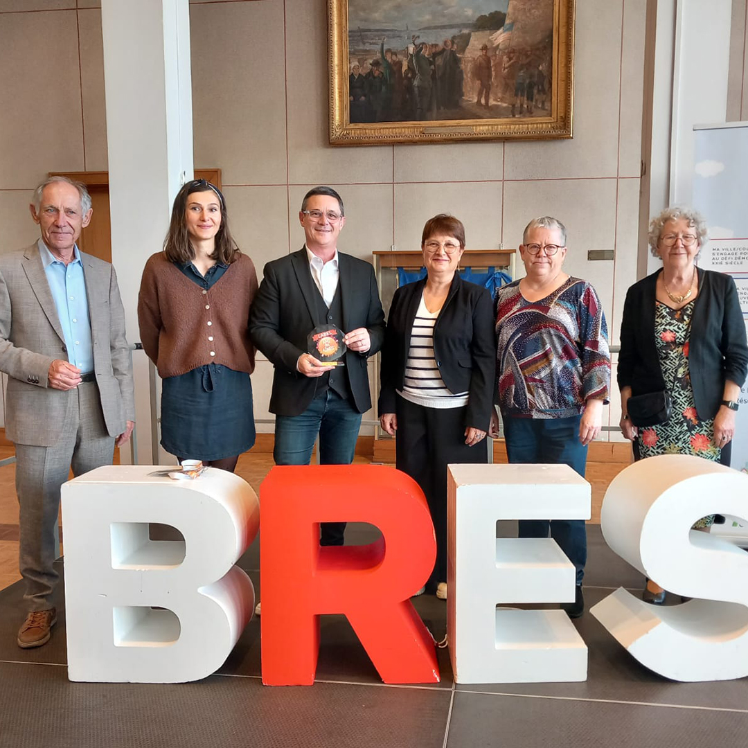 <a href="/stsebsurloire/">Saint-Seb</a> est impliquée dans la démarche participative "Ville Amie des Aînés " (VAA) depuis 2016. 
Ce 15 mai 2024, elle vient de recevoir le label Or à Brest ! Une nouvelle reconnaissance pour ce travail collaboratif mené depuis toutes ces années.
#saintsebastiensurloire
