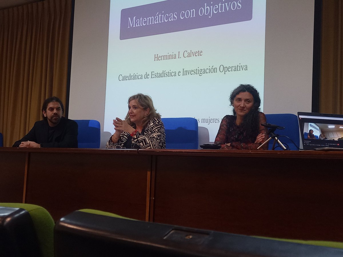 'Matematicas con objetivos' conferencia de Herminia I. Calvete Catedratica de Estadistica e Investigacion Operativa de @Ciencias_Unizar para conmemorar el dia internacional de la mujer matematica.