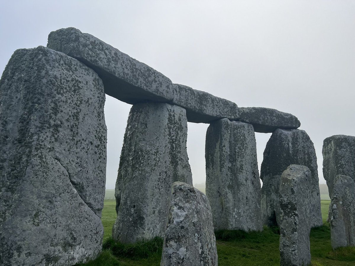 Sunrise at Stonehenge today (16th May) was at 5.14am, sunset is at 8.53pm 🌥️