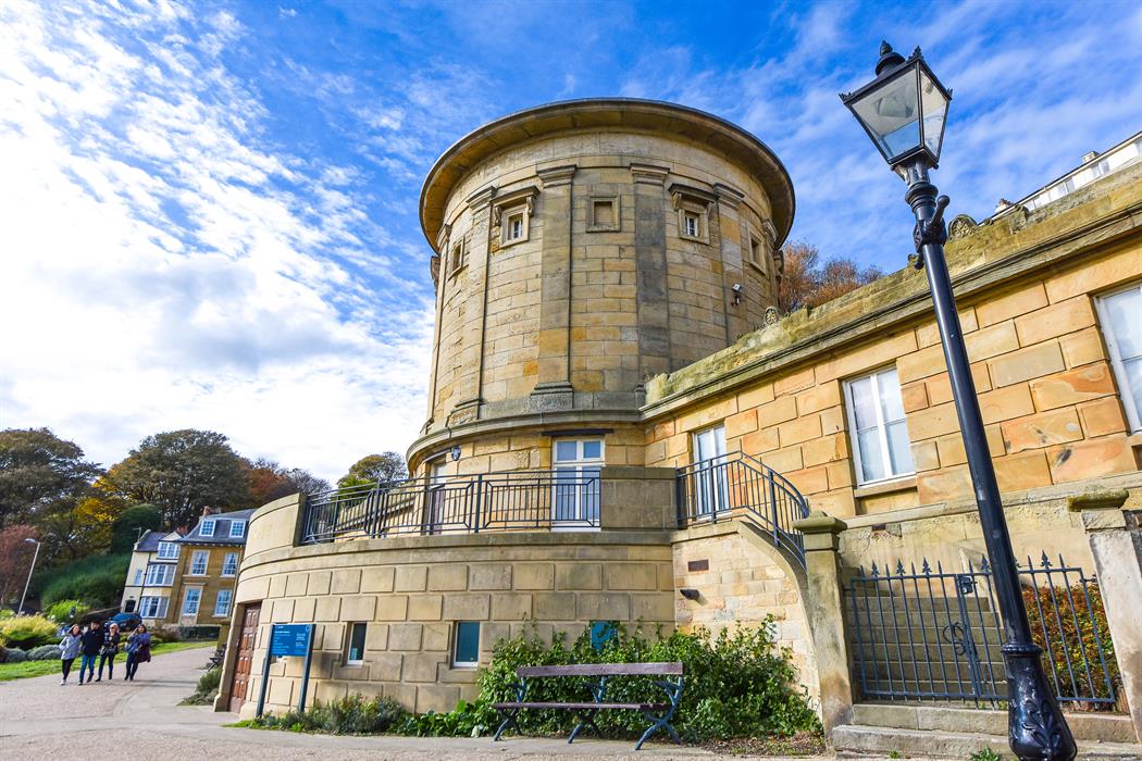 🏛️ Dive into culture at Scarborough Museums & Galleries! 🎨 From fascinating exhibitions to stunning artworks, there's something for everyone to enjoy! #ScarboroughMuseums #ArtAndHistory #ExploreScarborough 🎟️ scarboroughmuseumsandgalleries.org.uk/whats-on/ 🎟️ ivisitengland.co.uk/england-attrac…