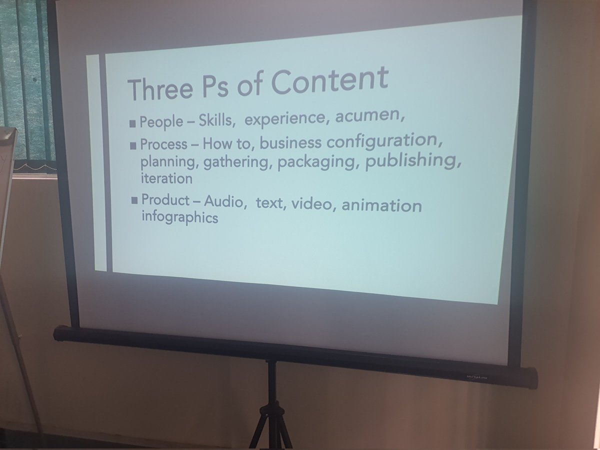 "In data and multimedia journalism the product should always take various formats, that is videos, pictures, inforgraphics, audio and text," lead trainer Vincent Kahiya. <a href="/IMSforfreemedia/">IMS</a> <a href="/euinzim/">EU Delegation to Zimbabwe 🇪🇺</a> <a href="/rashweatm/">Rashweat Mukundu</a> <a href="/KKwangwari/">Kwangwari Kwangwari</a> <a href="/InfoMinZW/">Ministry of Information, Publicity & Broadcasting</a>