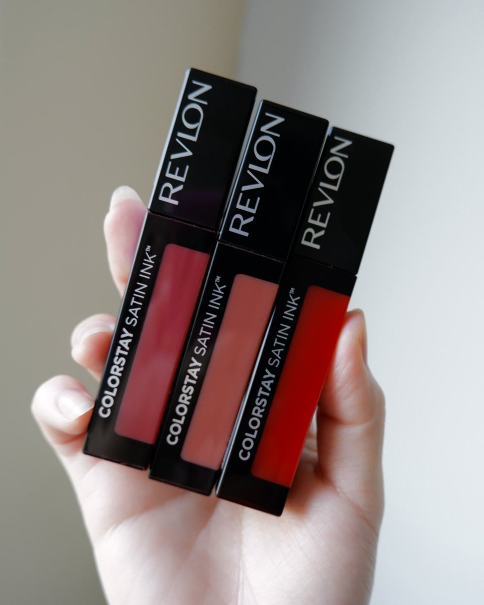 lolitoeii's tweet photo. ลิปปกติที่ติดทนจะต้องแห้ง ต้องเหนียวปากใช่มั้ย ? แต่ตัวนี้ไม่จ้าา Revlon Colorstay Satin Ink ติดทน 16 ชั่วโมง !💄 เบาสบายมากก ไม่แห้งเลย สีก็สวยอะ สีชัด เกลี่ยเนียนไปกับปากเลย นี่ชอบสี 006 มากทาออกมาน่ารักสุดดๆ ไม่ต้องเติมเพิ่มเลย อยู่เช้ายันเย็น 💗 #ColorStay #SatinInK #Lipcolor https://t.co/SfX2YvPZhF