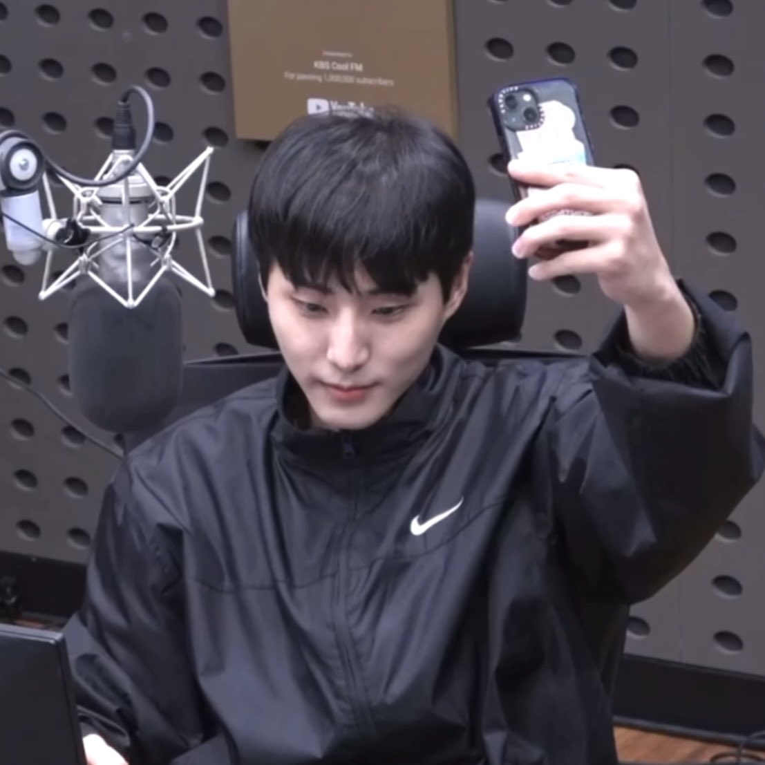 vv_youngone's tweet photo. 귀여운 고앵이 https://t.co/s27yZKgoql