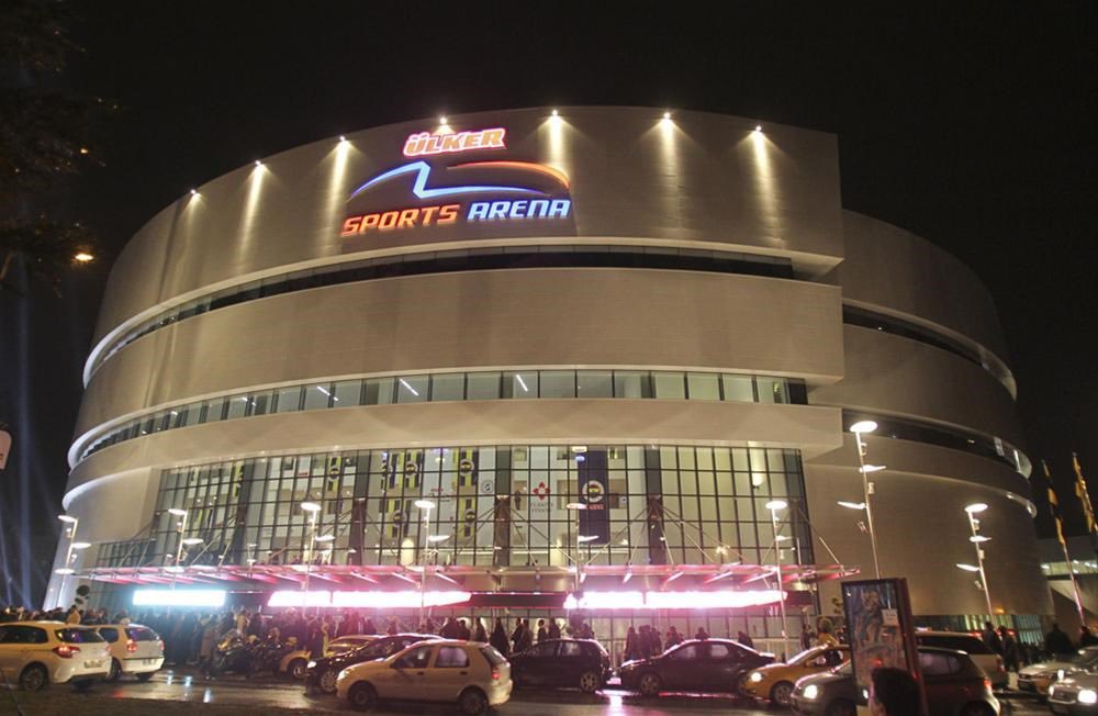 Aziz Yıldırım başkan olursa, satılık kelepir basket salonu. (Konser, sünnet gibi etkinlikler için de kullanılabilir)