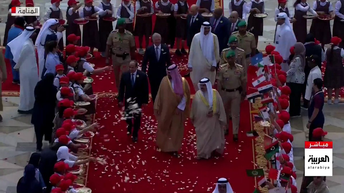 صور مباشرة لدخول القادة العرب إلى مقر انعقاد القمة العربية في #البحرين 