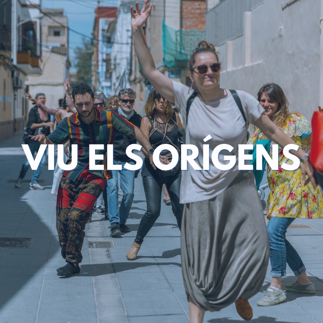 Hui comença #Orígens! 🏘 El Festival Cabanyal Íntim arriba hui per a portar-nos una quantitat de propostes escèniques que engalanaran el barri del Cabanyal. 🔵 Humor, crítica social i estètica que habitaran per quatre dies al nostre barri.

#CabanyalÍntim #CabanyalÍntim2024