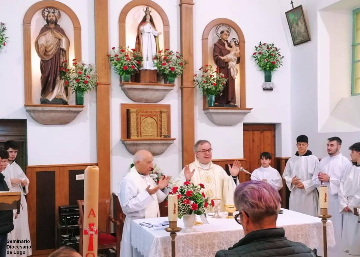 Seminaristas de Lugo acudiron ao Santuario da Virxe dos Milagres de Saavedra para participar na novena na súa honra. Á Nosa Señora pedíuselle de xeito especial polas vocacións ao sacerdocio na Igrexa.