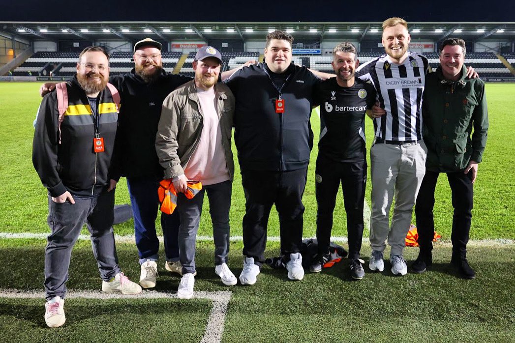 Forever grateful for the opportunity to get behind the scenes at the club I love, never more so than this season

A moment like this, shared with the @MiseryHunters boys and the manager that’s taken @saintmirrenfc into Europe, sums it all up.