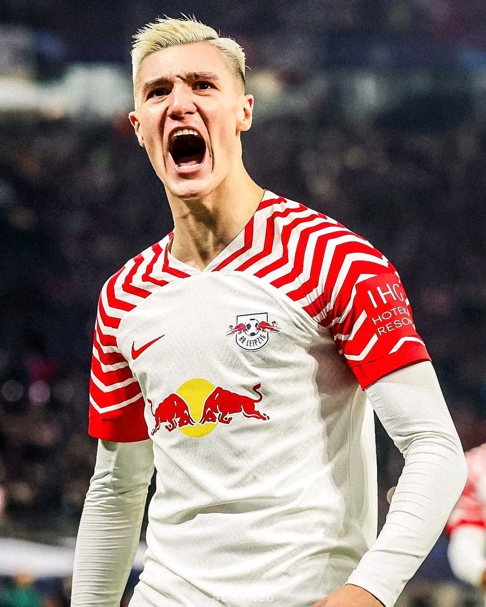 🚨| HOT: Arsenal is said to have gone far in negotiations with Benjamin Sesko with a 4+1 year contract according to exclusive news from CaughtOffside!!!

🔸️Benjamin Sesko is considered Arsenal's top target, and we are no longer interested in Viktor Gyokeres and Alexander Isak.