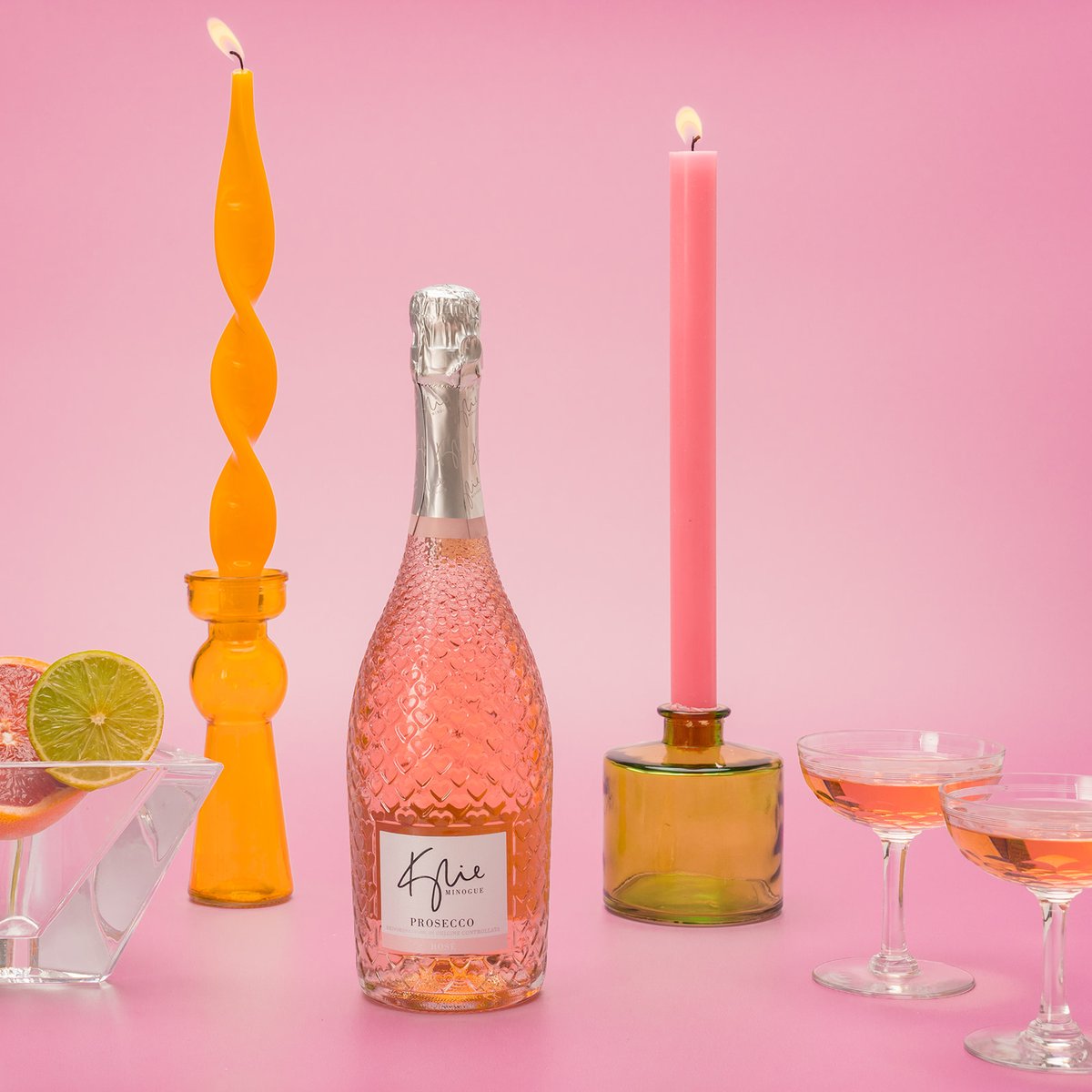 Where citrus meets summer berries, with a sparkly twist. Vegan, crisp, and utterly delicious @kylieminoguewines Prosecco Rosé