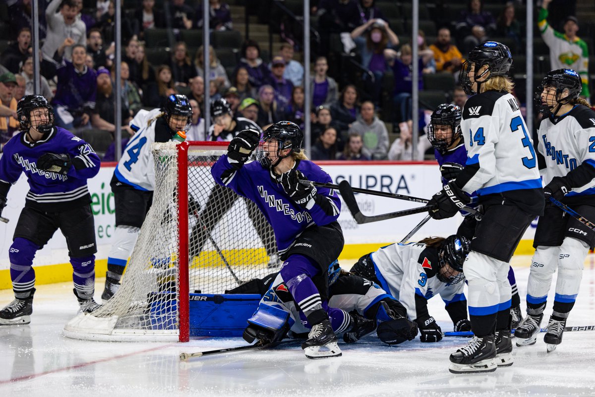 PWHL Recap - Minnesota Gets Even

Minnesota would get even in their series with Toronto as they would return the favor and shutout Toronto for a second straight game. #PWHL #PWHLPlayoffs #WomensHockey #GrowTheGame

txhthockey.com/2024/05/16/pwh…