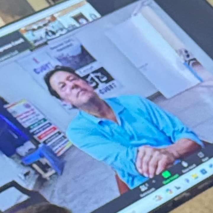 MaleehaHashmey's tweet image. مفاہمت نہ سکھا جبر ناروا سے مجھے 
میں سر بکف ہوں لڑا دے کسی بلا سے مجھے۔۔