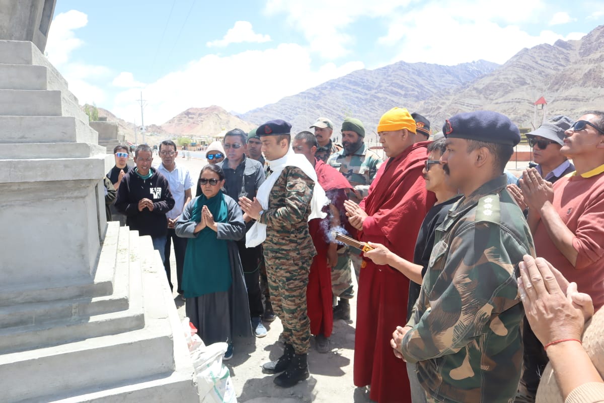 LBA Kharu extends gratitude to the Trishul Division, Trishul Sappers for their dedication in construction of six sacred Stupas. This remarkable tribute to Buddhist heritage highlights the strong bond between the community and the Indian Army. #TrishulSappers #Trishuldivision