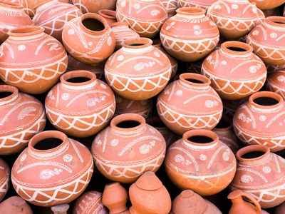 @PicturesFoIder But I prefer cold water, but it naturally cold from clay pot, Drinking water from a clay pot has been a tradition in many cultures for centuries. The porous nature of the clay allows water to cool naturally while also imparting a unique earthy flavor. One unique fact is that clay