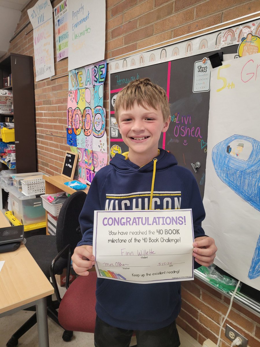 5AwithOShea's tweet image. The end of year is near and so is the 40 Book challenge deadline. Finn W. and Paris F. reached their #40BookChallenge goal! Woohoo! Way to fight for a goal! 
#BeEvergreen
#SWBulldogs
#WallofFame