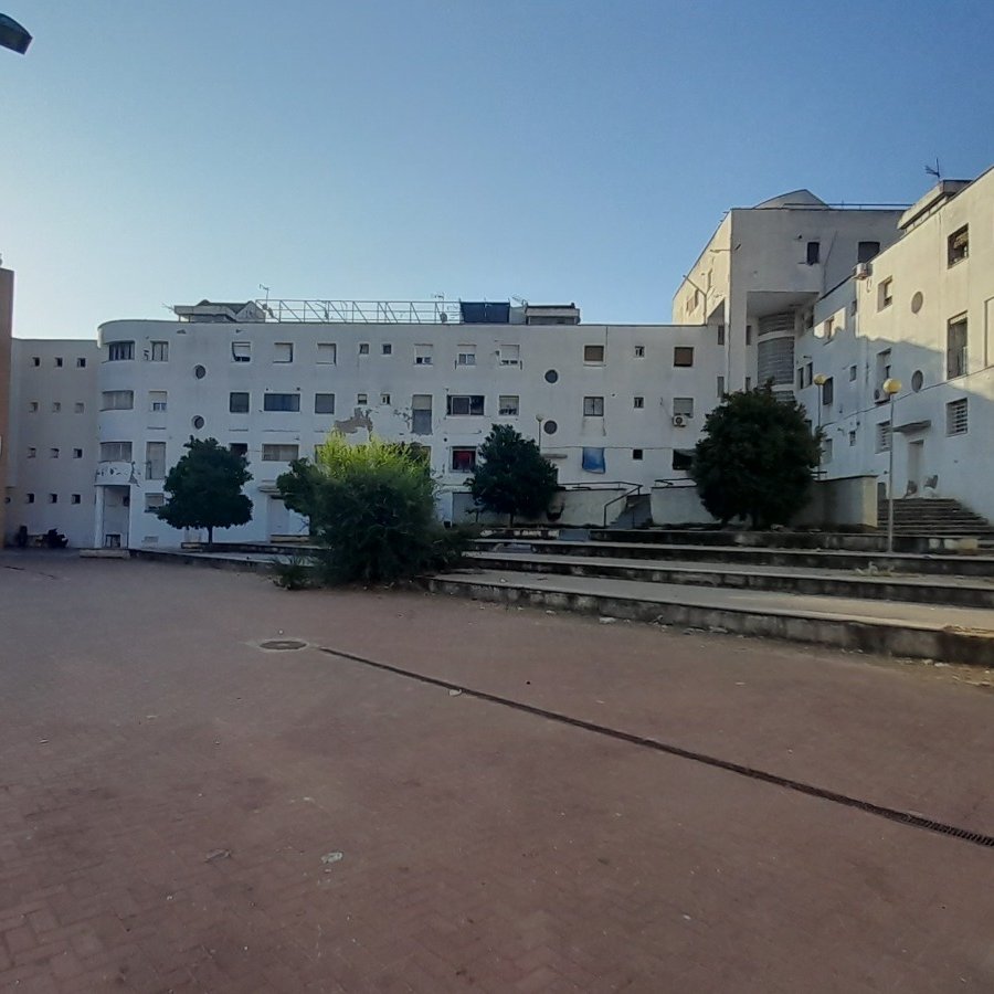 🏗️🏘️ Licitada la rehabilitación de dos edificios con 25 viviendas públicas en el barrio Guadalquivir de #CórdobaESP👇 🗓️ Las empresas interesadas tienen hasta el 31 de mayo para presentar sus ofertas ➕ℹ️ lajunta.es/4sr1k ✅ #Viviendapública @avrandalucia