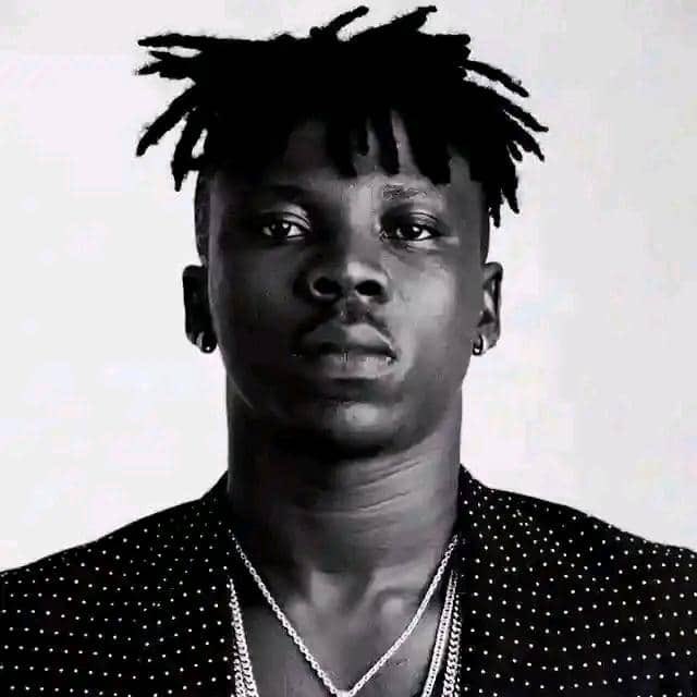 All the artists say stonebwoy deserves the AOTY but X stomach influencers come say king promise, let’s see how far ur agenda go go. #stonebwoyforAOTY