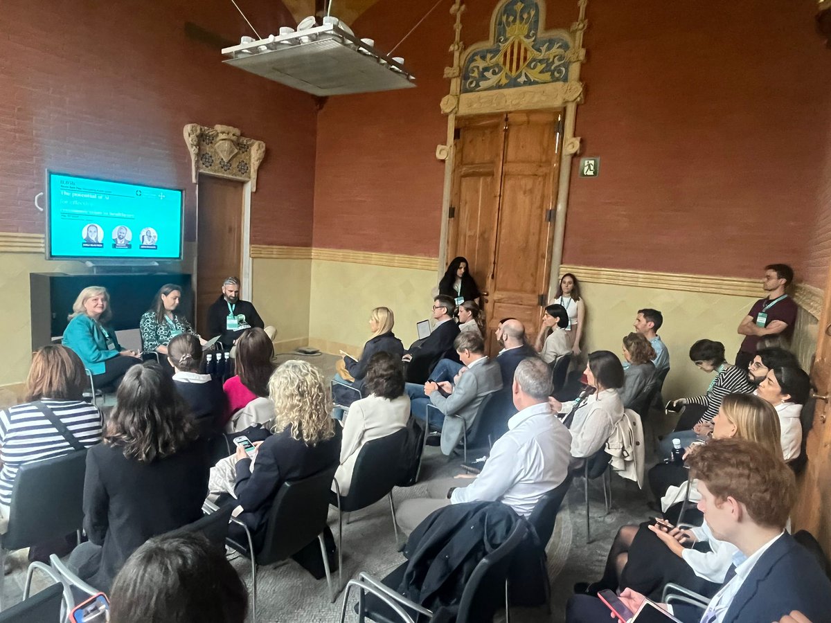 <a href="/SJDbarcelona_ca/">Hospital Sant Joan de Déu Barcelona CAT</a> <a href="/anajuanes1/">Ana Juanes</a> @VirTest_ 🗣️ Karla Islas, responsable de premsa de l'
<a href="/IRSantPau/">Institut de Recerca Sant Pau</a>, ha donat a conèixer el potencial de la intel·ligència artificial per facilitar la feina en la comunicació efectiva en salut.  Per això, ha donat exemples de com implementen aquesta tecnologia al departament de comunicació de