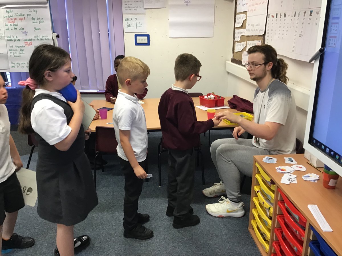 1bennion's tweet photo. The beach shop is open ready for our trip. “I want to trade 50p for 10 5ps to make it easier to spend” “I need 65p change because I only have pound coins left- can I have it in 10ps and a 5p”. Fantastic mathematical language comes to life when we experiment and play practically! https://t.co/oYhJfaXJe2