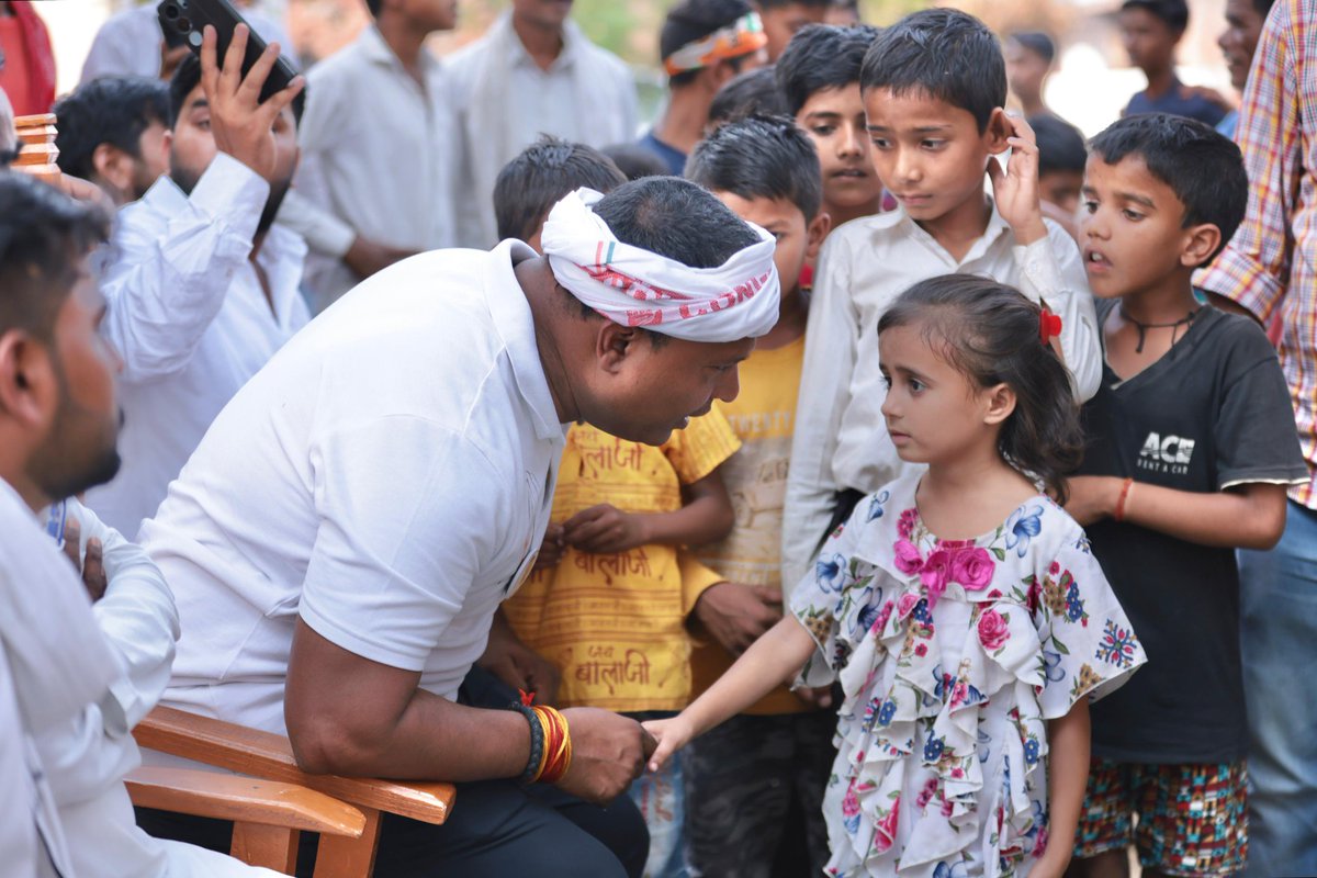 📍 रायबरेली.. राहुल गांधी जी के सिपाही गांव-गांव, घर-घर तक लेकर पहुंच रहे है कांग्रेस की न्याय गारंटी।