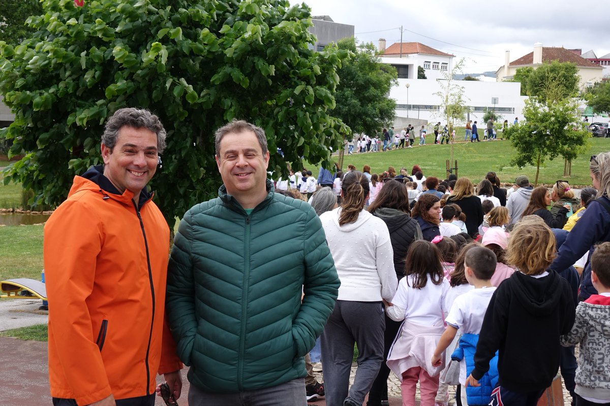 cmcadaval's tweet image. Esta quarta-feira, dia 15 de maio, assinala-se o Dia Internacional da Família. Nesse sentido, a Escola Básica  N.º 1 do Agrupamento de Escolas do Cadaval comemorou a data com a realização de uma caminhada no Parque de Lazer da Mata da Misericórdia.

#caminhada #educação #cadaval