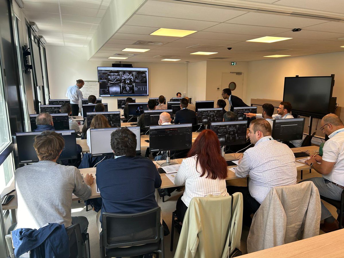 Hands-on training at #ESUPB24 Fusion Biopsy and MRI reading course to enhance diagnostic skills!