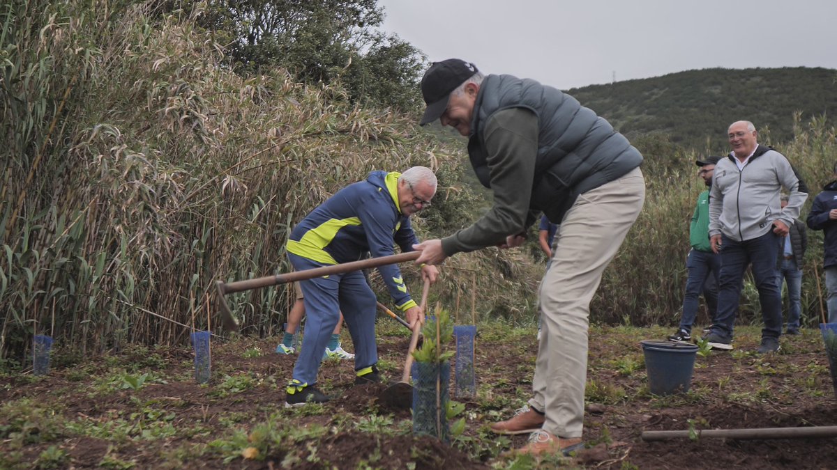 🤝🏼 La Fundación UD Las Palmas y la Fundación Real Betis Balompié se unen en una Jornada Ambiental de Riego en la Finca de Osorio.

🔸 bit.ly/3V1vXur

#LaUniónDePorVida #LaUniónHaceLasPalmas @RBetisFundacion @RealBetis @UDLP_Oficial @ForestaCan @ExjugadoresUDLP