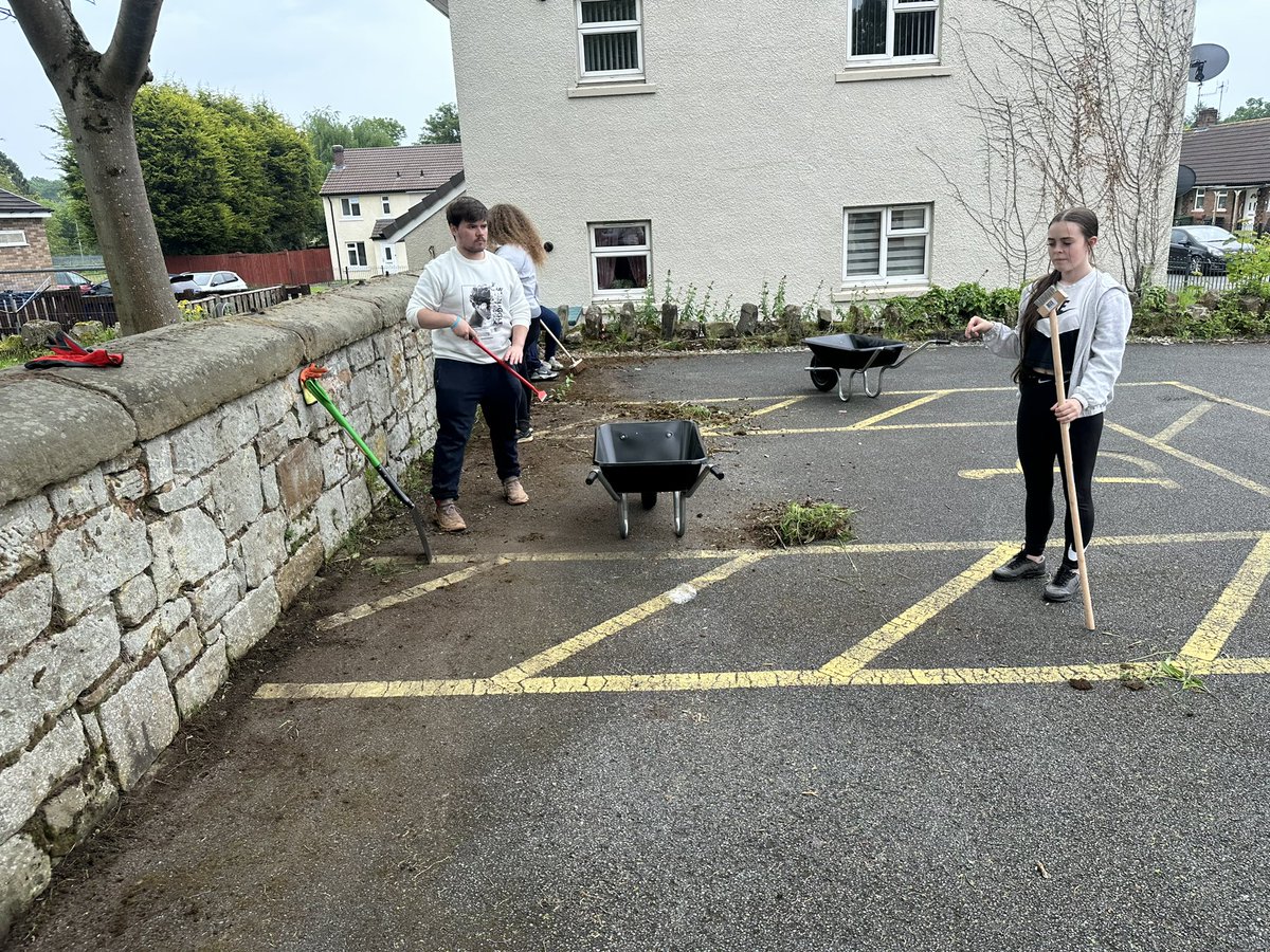 Lovely morning clearing up the moss, weeds & car park at St John’s Church Yard in Rhosymedre with the @colegcambria Jobs Growth Wales Students 😃 #Community