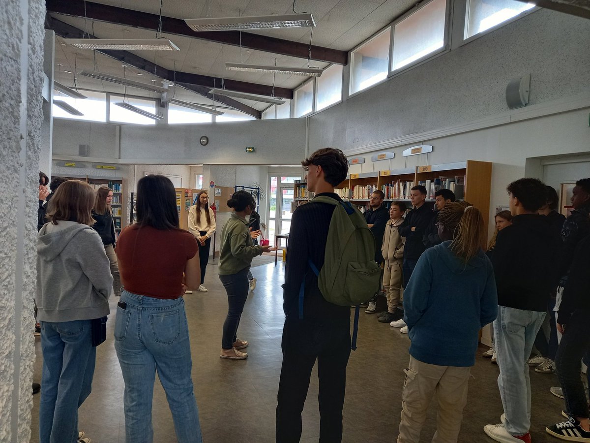 16 mai 2024 : #JourneedeEurope <a href="/LyceeBourdelle/">LycéeAntoineBourdelle</a> . Stands d'information et atelier mouvant pour renforcer la connaissance de #UE  et imaginer de nouveaux projets. 
🙏🏼 au #CVL et à la #MDL pour l'organisation.
<a href="/DSDEN82/">DSDEN 82</a> <a href="/actoulouse/">Académie de Toulouse</a>